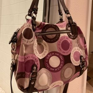 Authentic coach bag with straps included, in perfect condition used couple time
